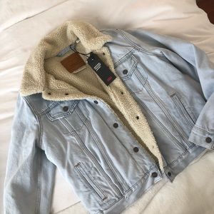 BRAND NEW Levi’s Sherpa Jacket